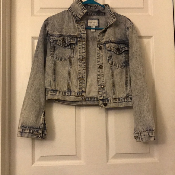 Jean jacket - Picture 1 of 2